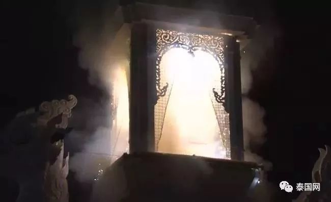 泰国捐钱最多的僧人,泰国活着的高僧哭丧