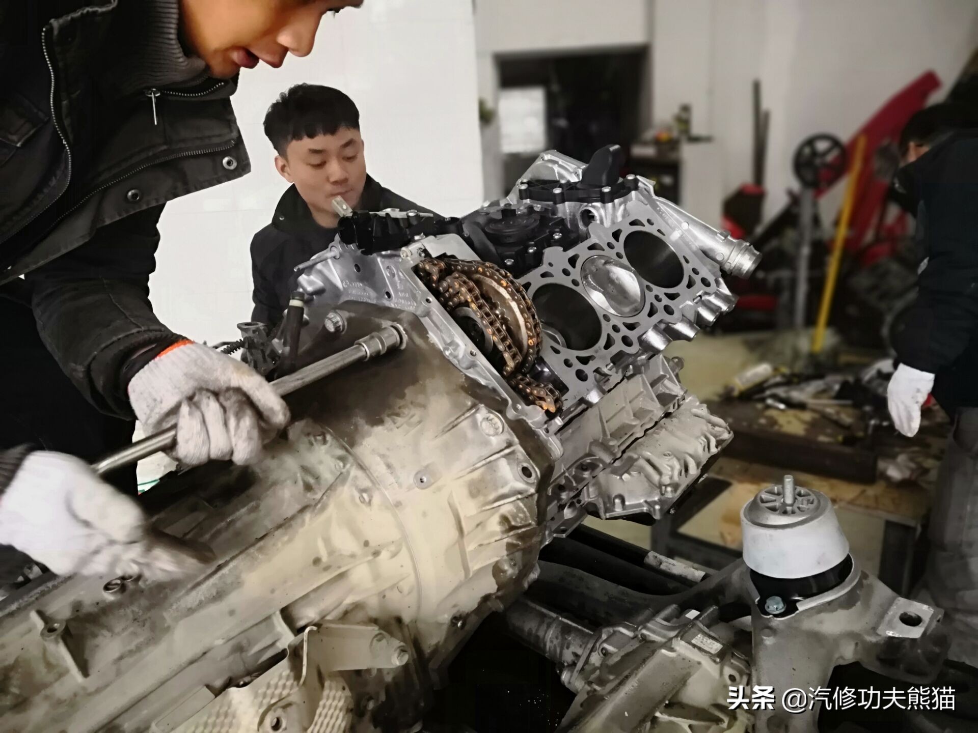 大众途锐急加速发动机故障灯点亮,大众新款途锐车子烧机油