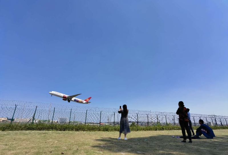 双流空港花田看飞机降落最佳地点,双流空港花田飞机场