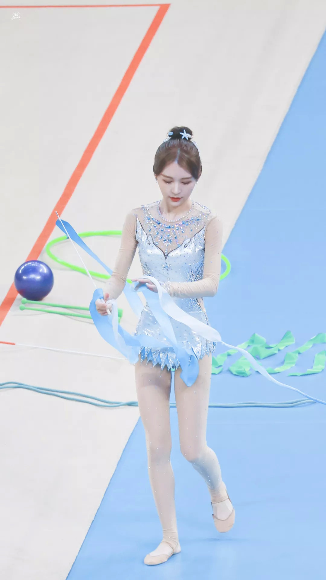 泫雅ins晒美照,泫雅携新作品回归