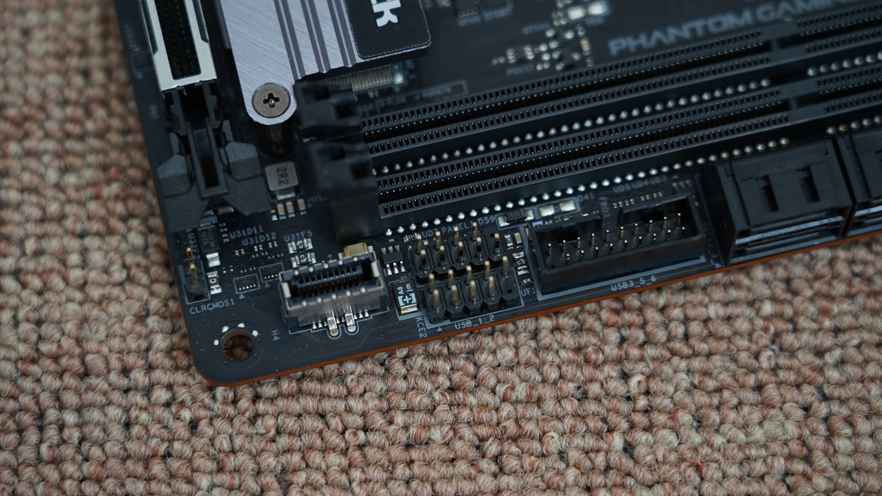 itx三槽显卡机箱,itx机箱能装多大显卡