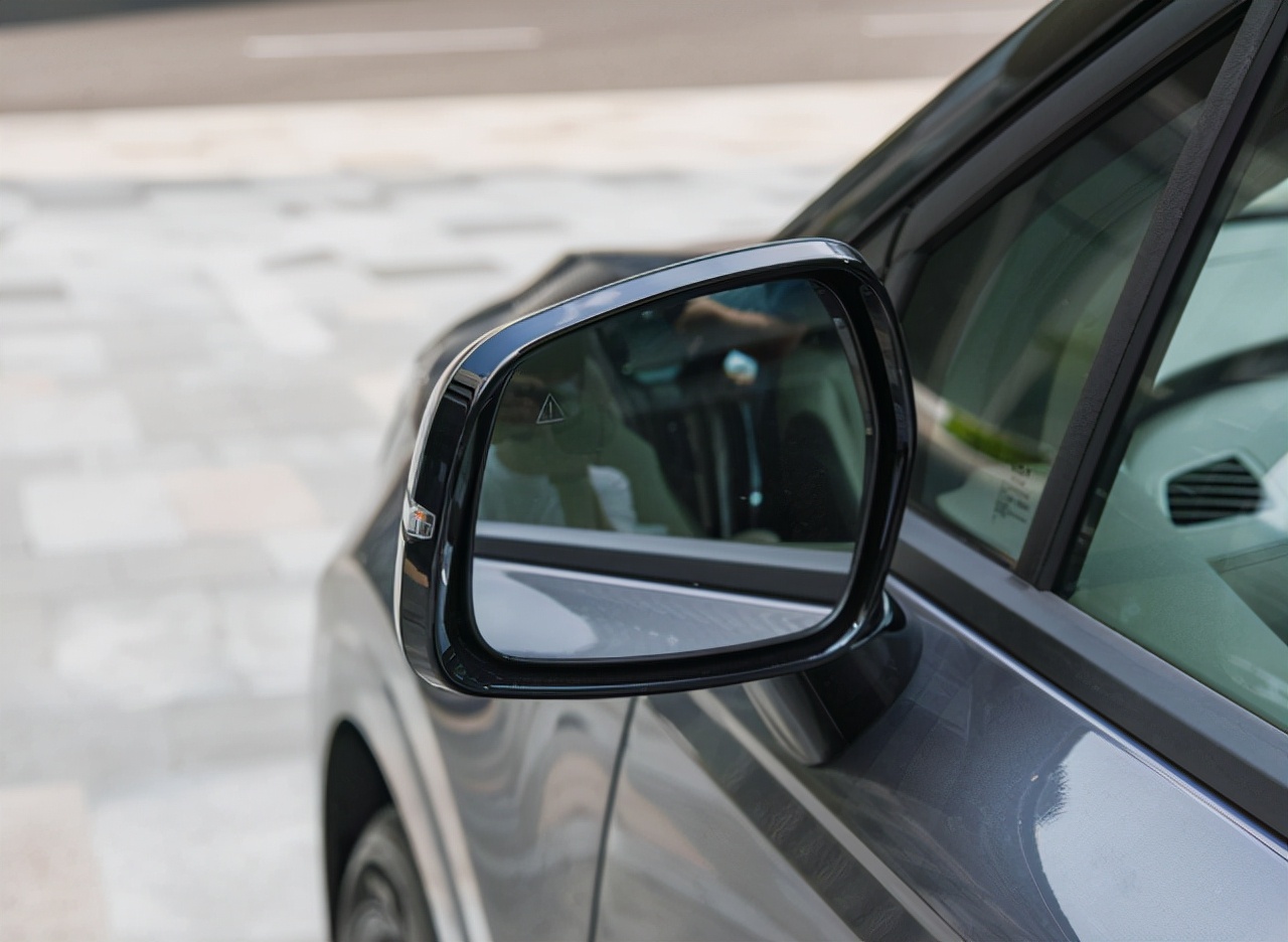 起亚嘉华纯电,起亚嘉华的2.0t和8at变速箱怎么样