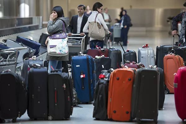 不知情的情况下运毒被警察带走,不知情悄悄被人在家里藏了违禁品