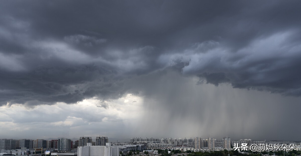 仰望天空感受大自然的美,仰望天空是一种享受