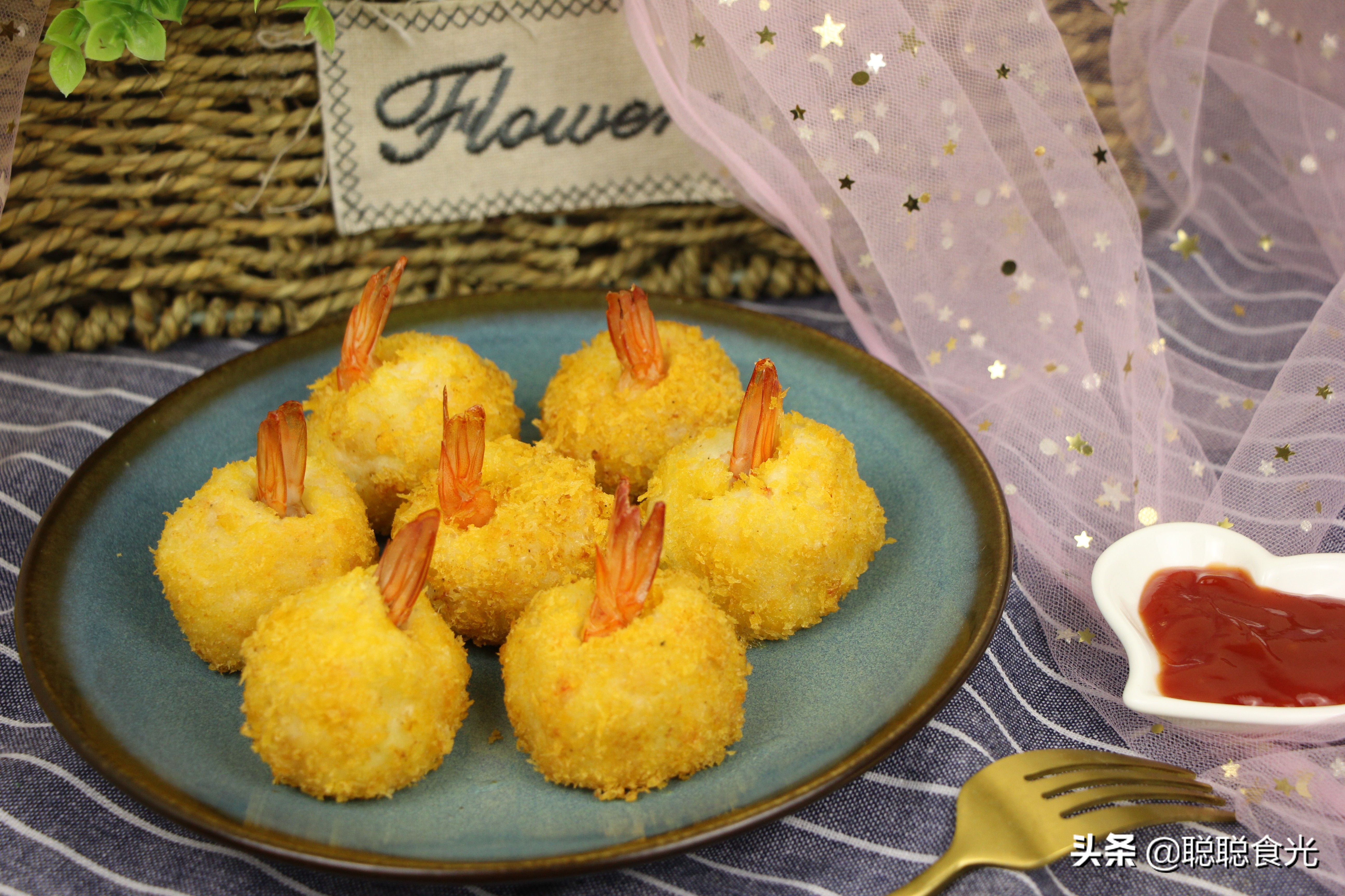 年夜饭必备的蒜蓉大虾蒜香入味,年夜饭白灼大虾全家人都爱吃