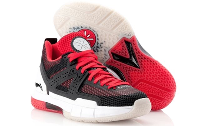 韦德新战靴竟致敬科比,韦德最后一个赛季上脚球鞋