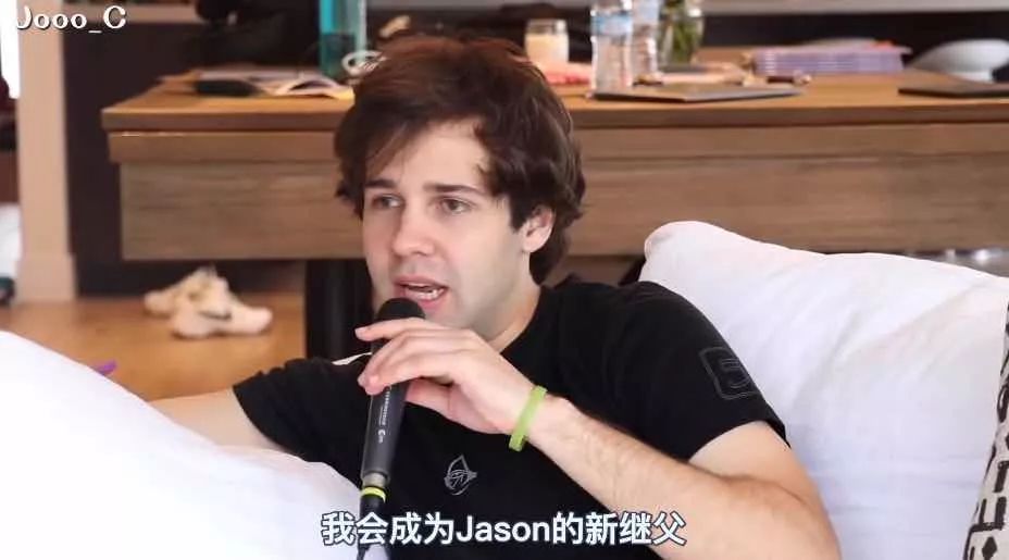 最甜分手看哭3千万人，转头与75岁基友妈妈结婚，“我是你爹”