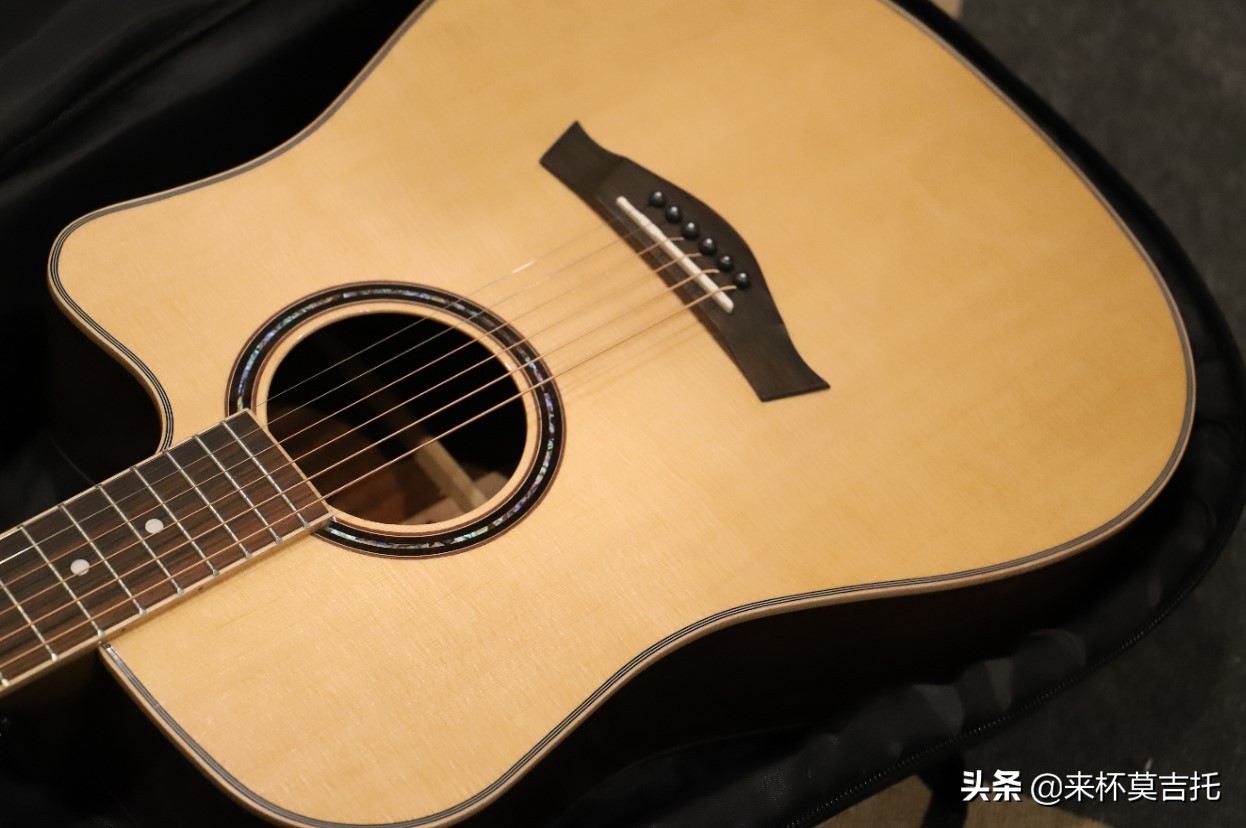 性价比高适合新手的吉他,千元级新手入门吉他性价比推荐