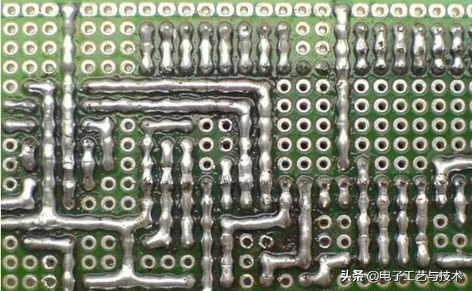 万能板和面包板哪个好做,万能板与面包板的区别