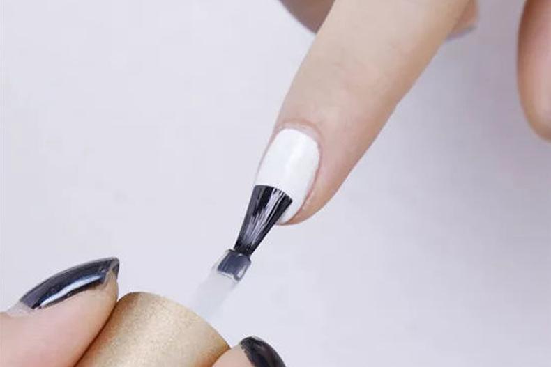 新手指甲油入门安全距离,新手指甲油选什么颜色