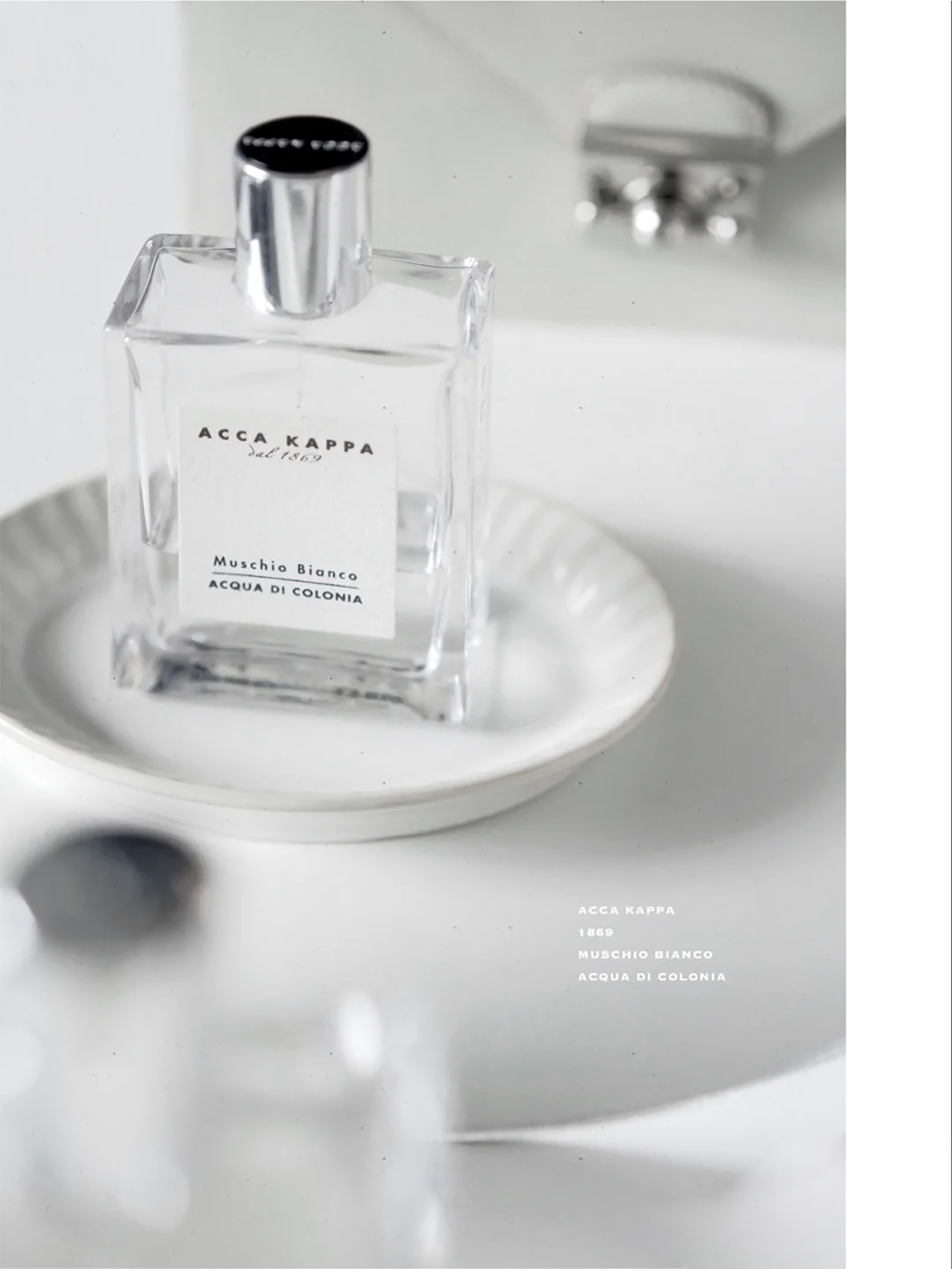 香水喷在哪个部位留香最久图片,香水喷身上哪几个部位不刺鼻还香