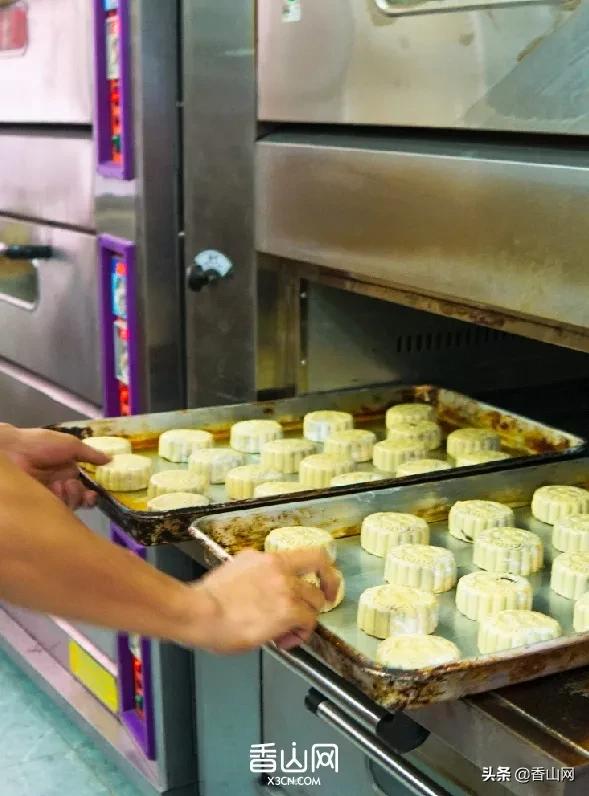 珠海这家月饼店开了38年，来买要排队两小时