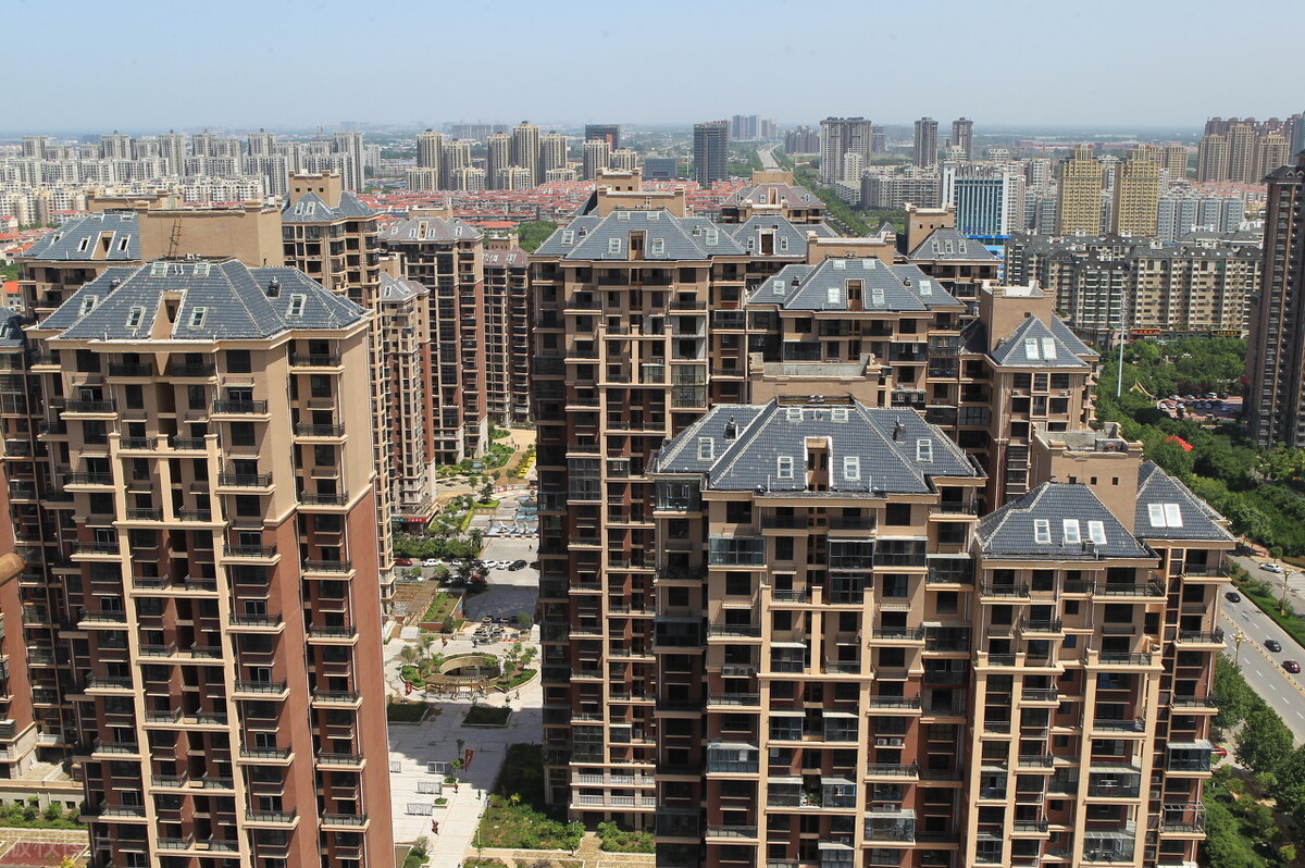 电梯房与楼梯房哪个保值,电梯房和楼梯房哪个更好