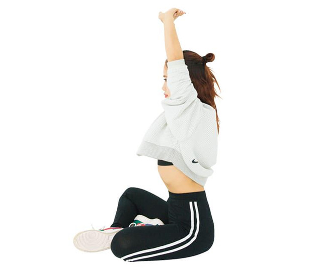 日本美女太厉害,教你不用器具在家练习,肌肉锻炼和排毒运动!