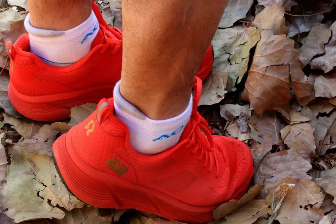 长距离跑步首选，为你的跑步增色：R2赤道LSD跑鞋评测