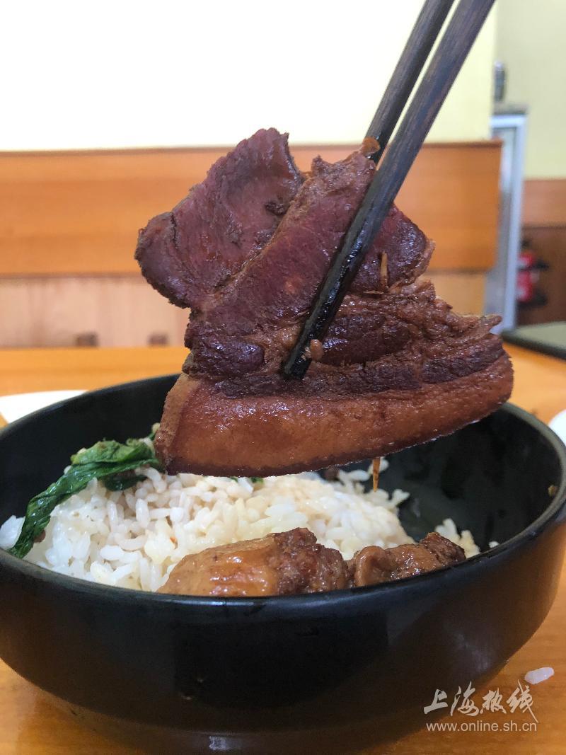 上海人最喜欢吃的卤肉饭10元一碗性价比很高