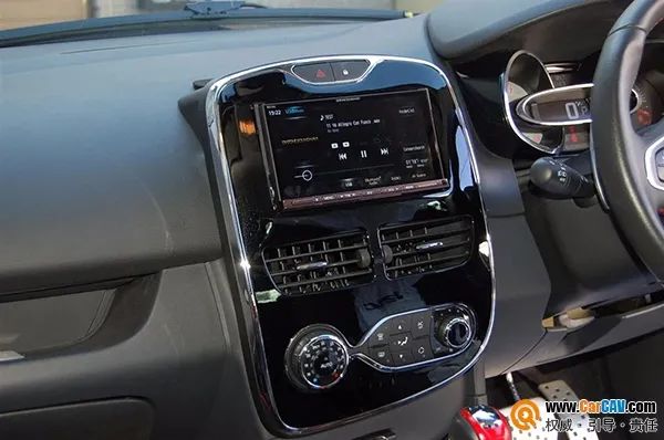 玩儿的就是姿态,玩的就是姿态低趴