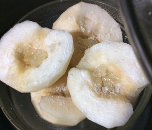 川贝炖雪梨不粉碎可以吗,川贝母炖雪梨川贝需要磨粉吗