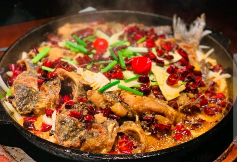 烤鱼界的扛把子—鱼酷和老板恋上鱼，你推荐来济南的游客吃哪个？