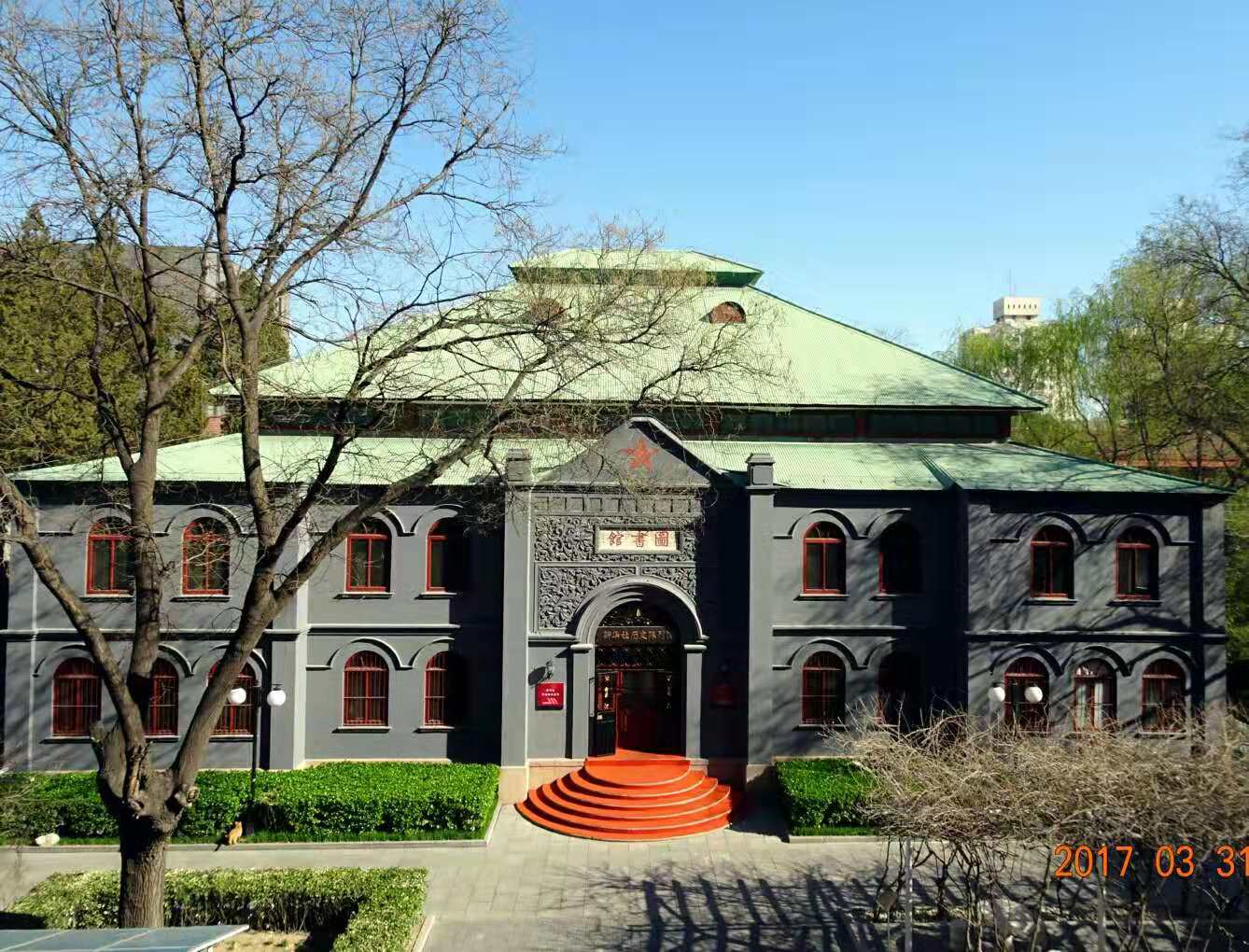 地安门在天安门的哪边,北京地安门离天安门多远