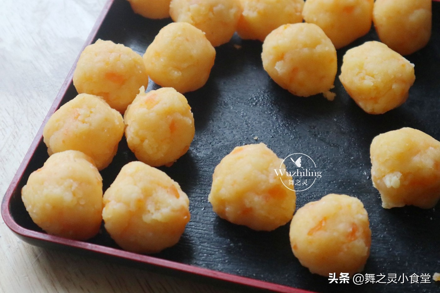 有纯纯的奶香和蛋香的奶黄包,奶黄包真的超好吃