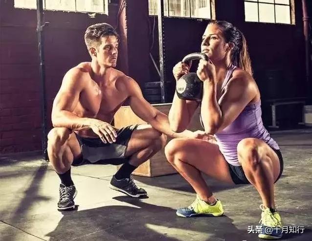 在家哑铃练腿的五个动作,一对哑铃在家练腿