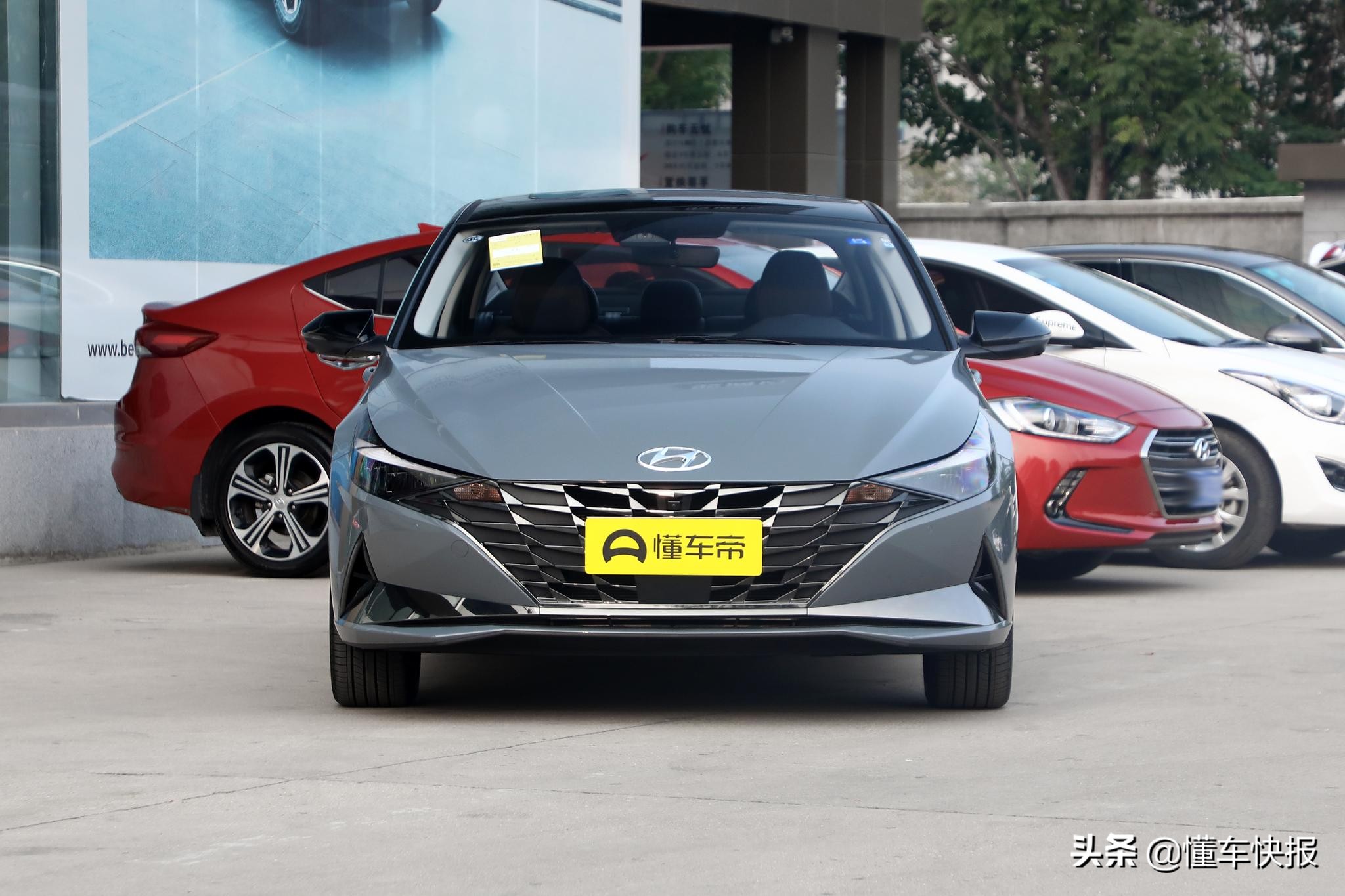 现代伊兰特空间颜值介绍,北京现代第七代伊兰特1.5t和1.4