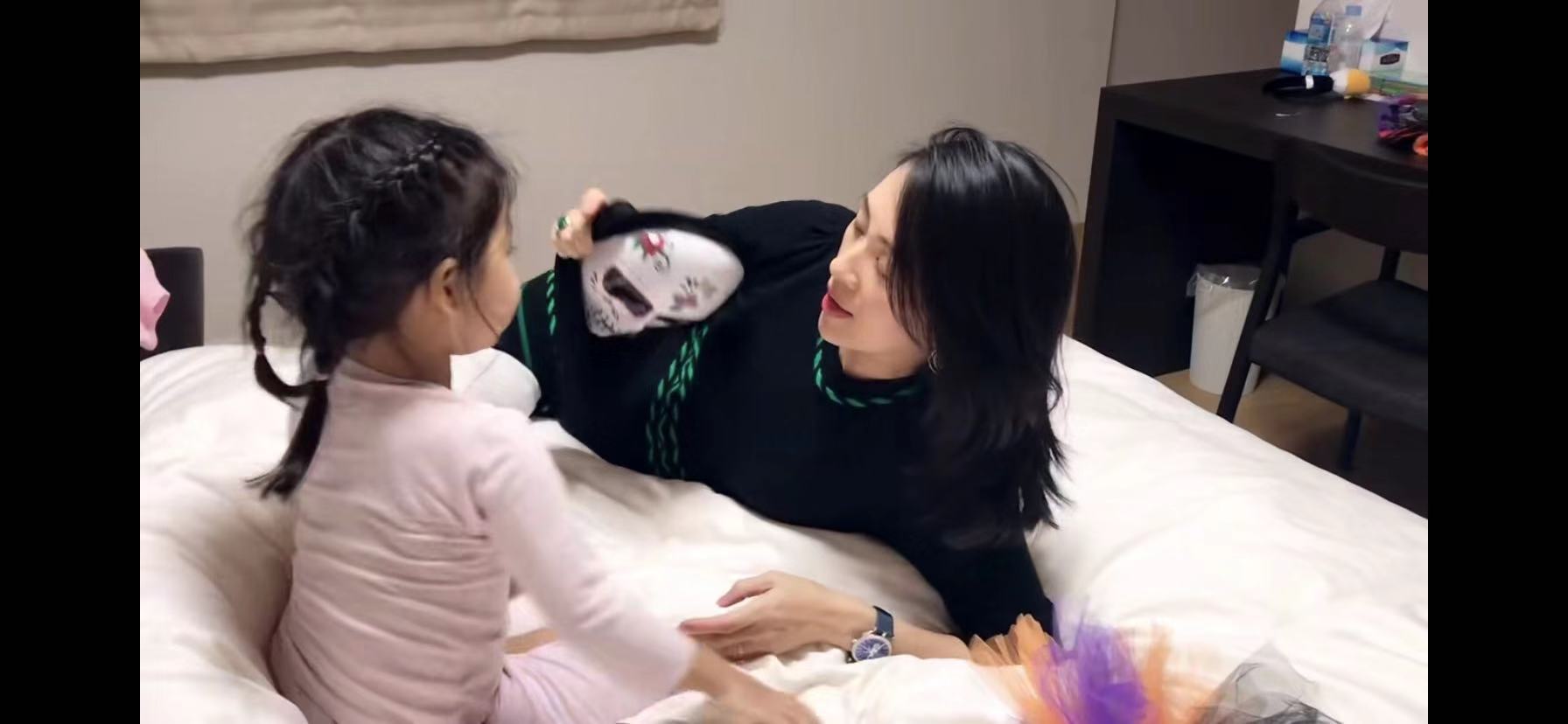 章子怡谈孕期,章子怡二胎后首次活动