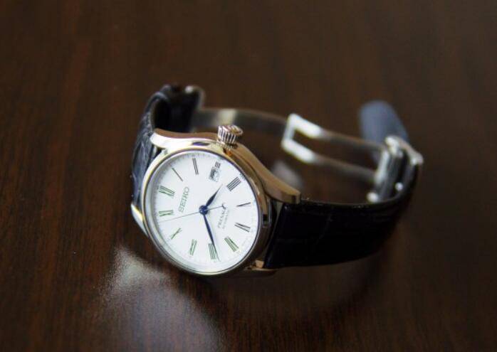 新的一年买什么腕表比较合适,5000左右买什么女士腕表