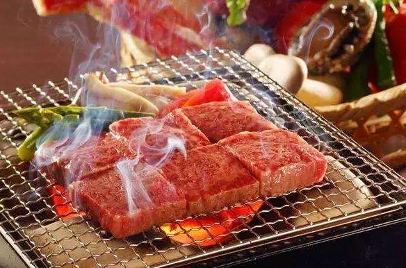 为何有的牛排解冻煎炸后会血流成河？是注水牛排吗？看完懂了