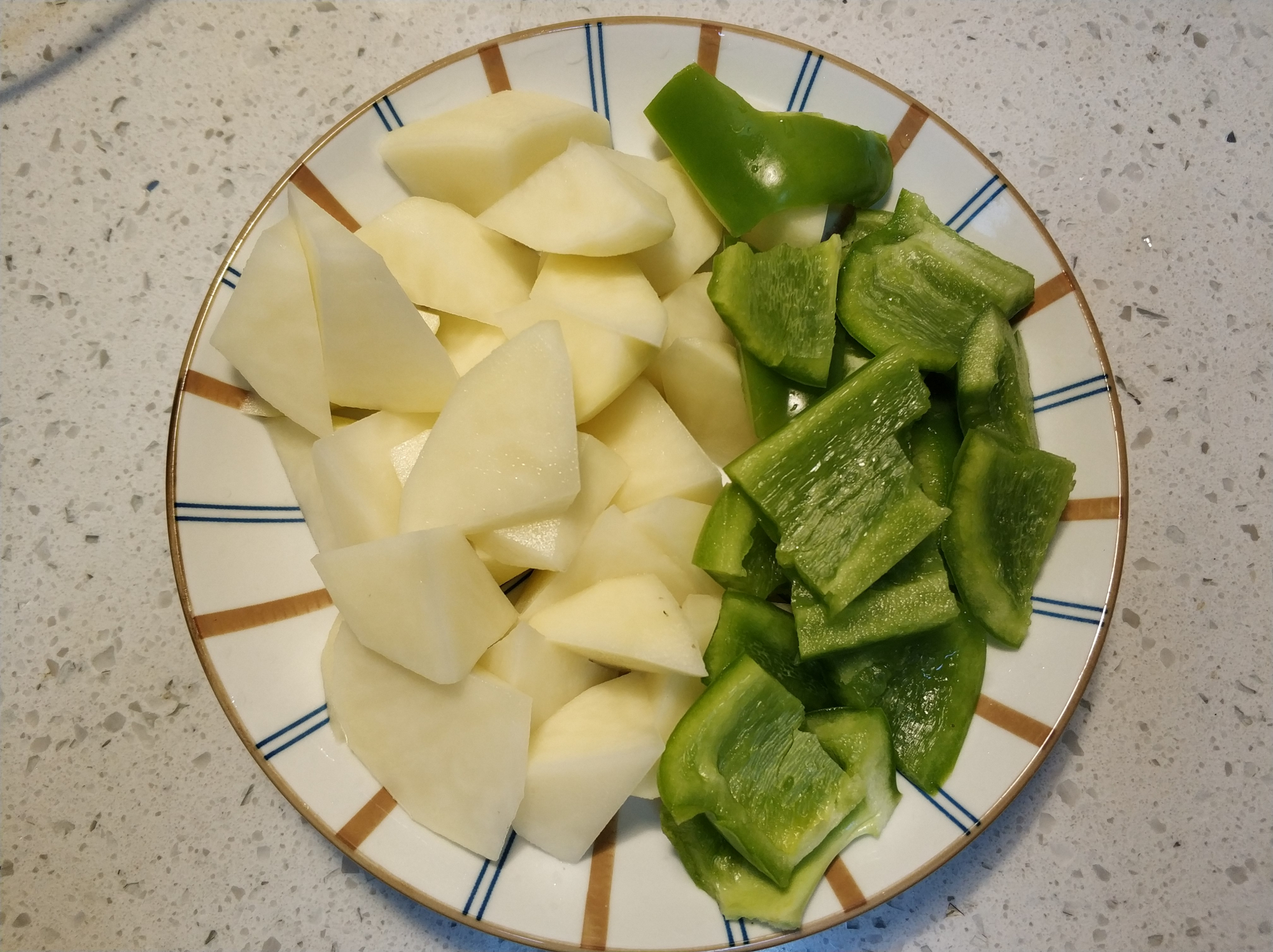 地三鲜水三鲜素三鲜指的是什么,地三鲜是哪三鲜为什么叫地三鲜