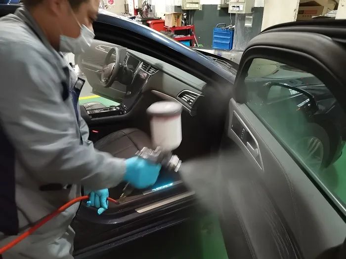 007亲探福特上海永达店客流回升锐际一车难求