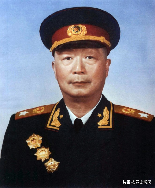 聂帅追悼会上，女儿的举动令人动容，骨灰安放开创八宝山先例