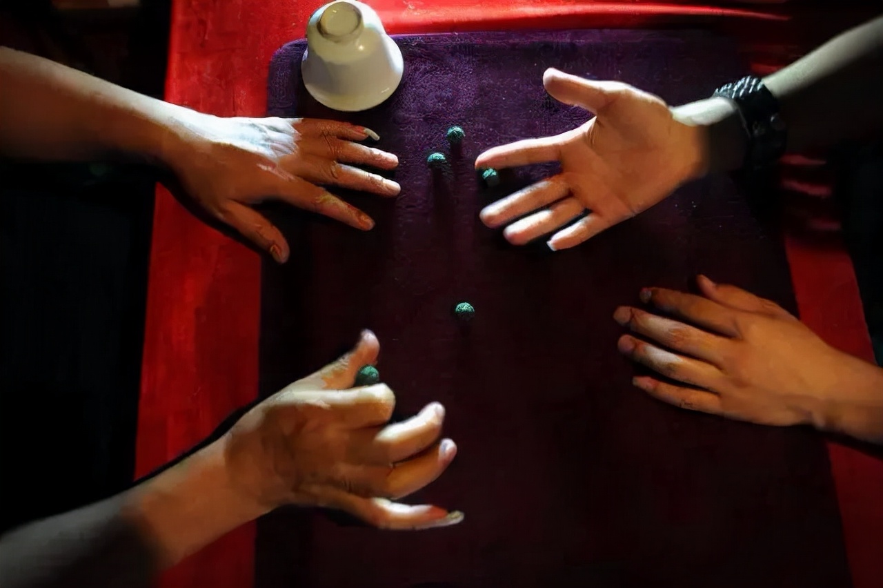 中国古彩戏法传承人,中国古彩戏法震撼全场