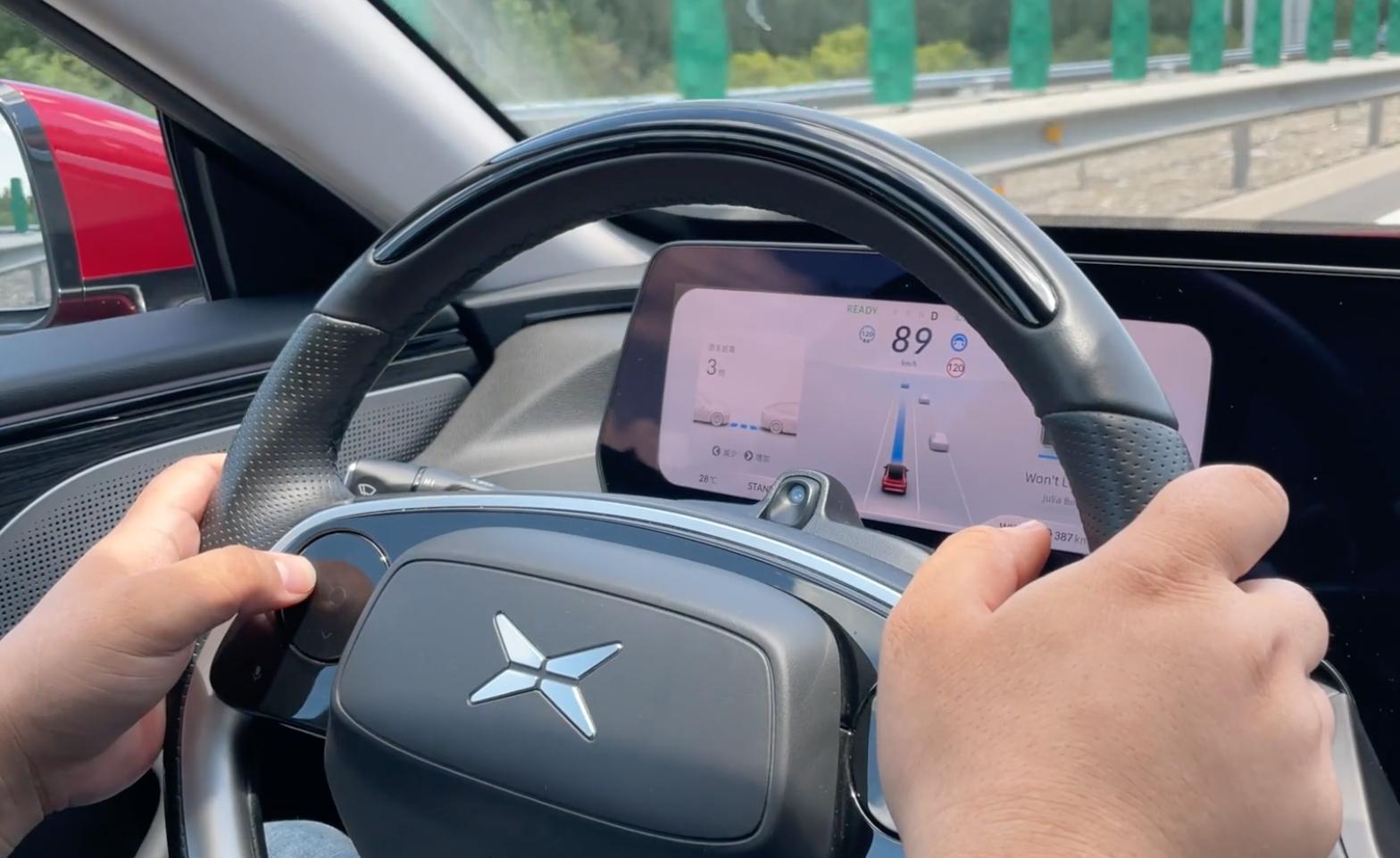 8万多公里的小鹏p7能买吗 (小鹏p7老款和新款的驾驶感受区别)