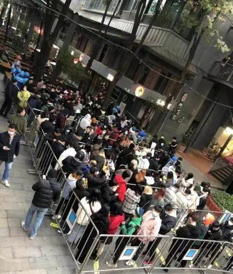 深圳茶颜悦色门店多少钱一杯,深圳茶颜悦色3万人排队