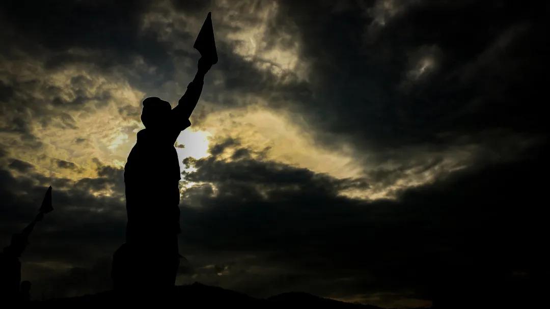 实弹射击训练中未爆弹,夜间实弹射击战术