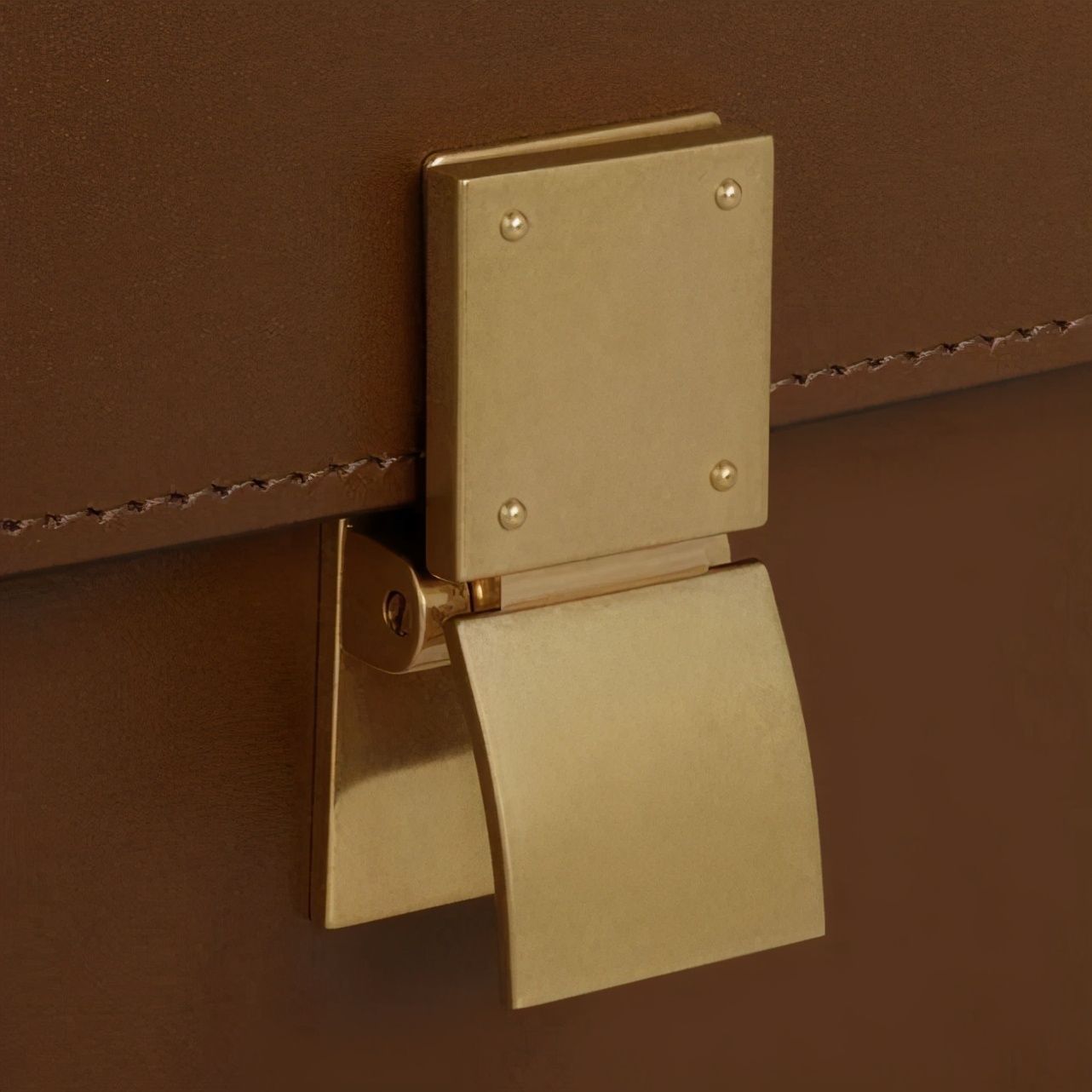 买gucci还是买celine,celine和gucci哪个包值得买