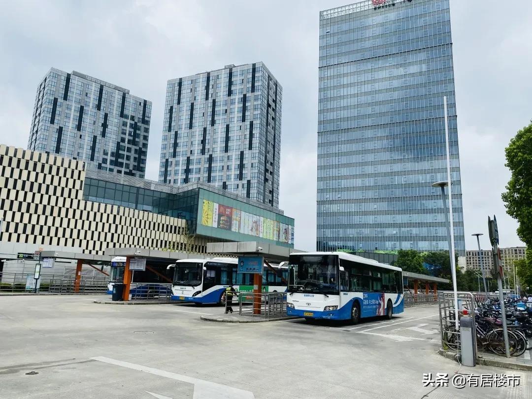 为什么唐镇这么火热,唐镇从哪里进