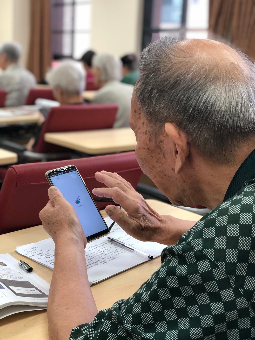 深圳90后养老院,90后小伙子开养老院