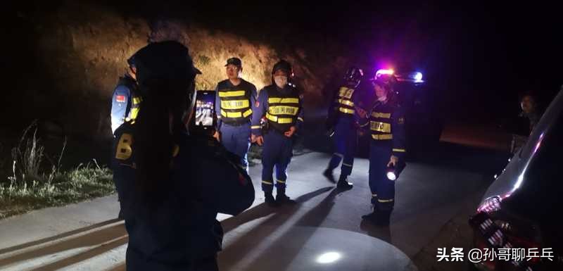 野外遇险时的4个自救技巧,户外遇险自救知识