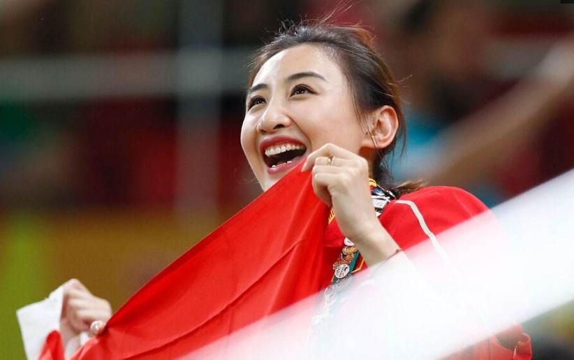 何雯娜回体操馆拍婚纱照,何雯娜梁超奥运婚纱照图片搜索