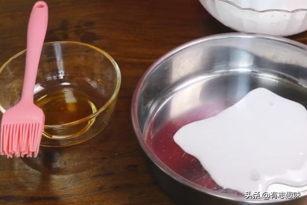 自制不用洗面的凉皮懒人方法,不用揉面不用洗面的凉皮做法