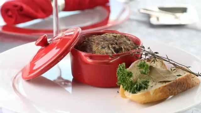 法国人是怎么吃猪肉的,法国人爱吃什么肉