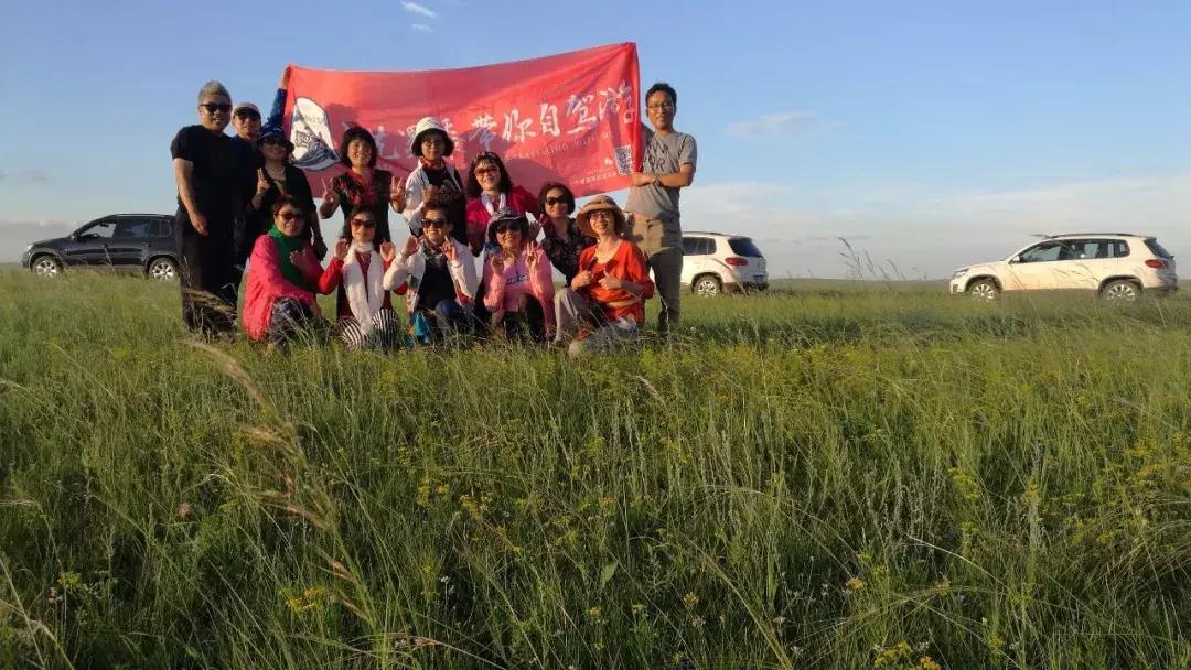 五一假期闺蜜去大兴安岭穷游,闺蜜自驾大草原