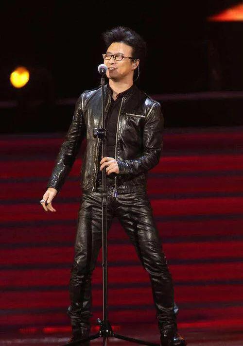 摇滚歌手窦唯王菲,汪峰和窦唯谁厉害