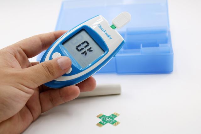 手发麻是什么病的前兆要注意什么,经常手麻需警惕这5种病