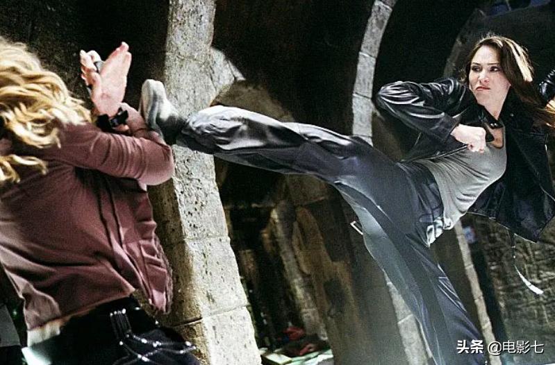 成龙第一部千万票房电影,投资9600万票房大破5亿