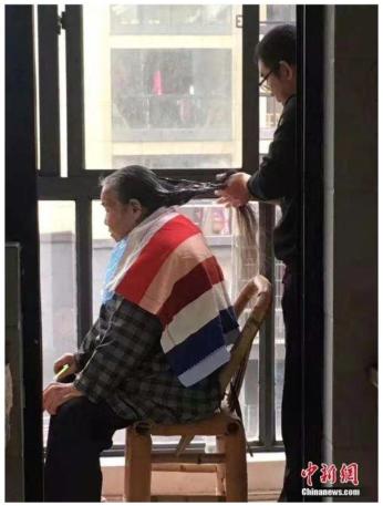 对父母和颜悦色是真正的孝,对父母的孝顺和颜悦色