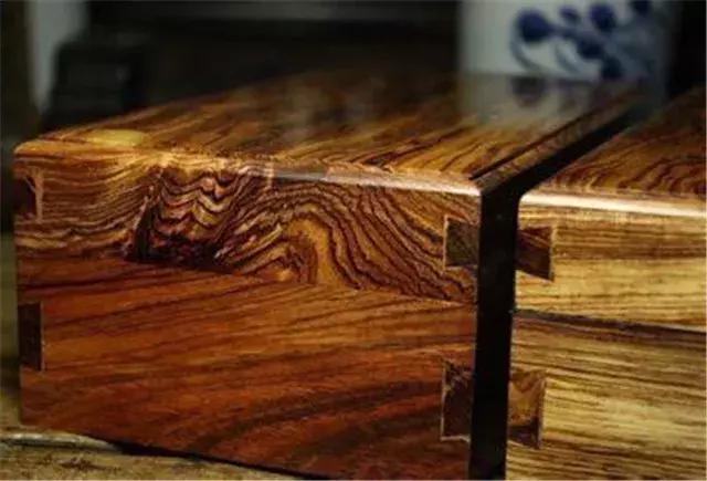 大叶黄花梨是什么样的,大叶黄花梨和白酸枝